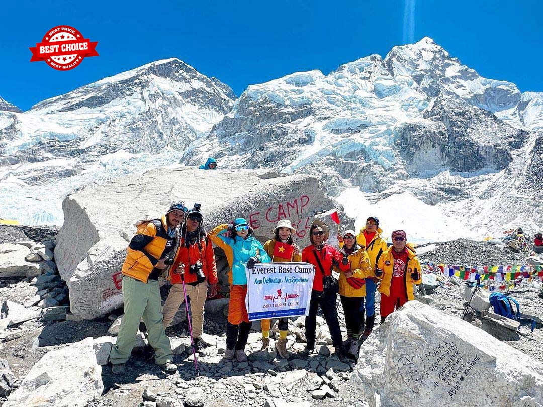 Trekking từ Lobuche lên Gorak Shep 5410m-Sức mạnh kỳ diệu đoạn từ Gorak Shep lên tới EBC